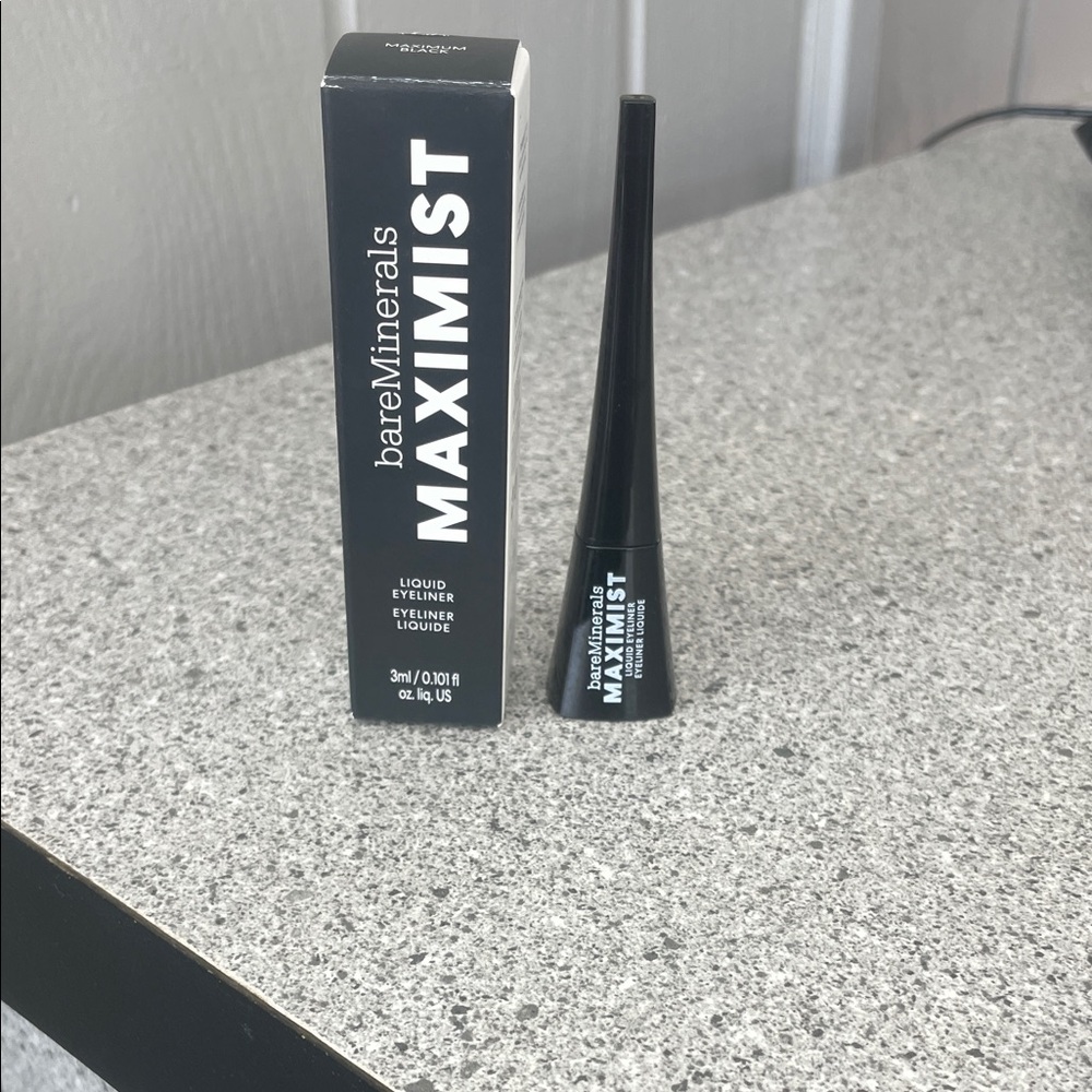 bareMinerals MAXIMIST Liquid Eyeliner in Black